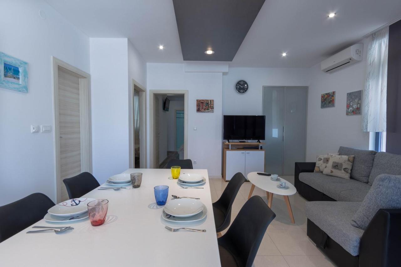 פודסטראנה Apartman Dora מראה חיצוני תמונה