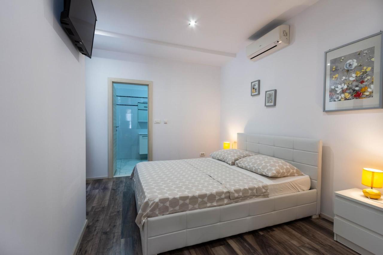 פודסטראנה Apartman Dora מראה חיצוני תמונה