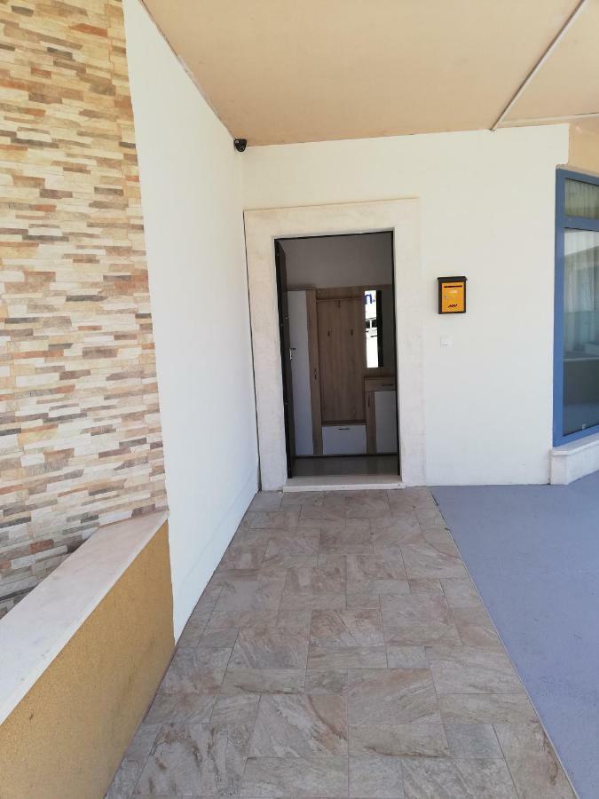 פודסטראנה Apartman Dora מראה חיצוני תמונה